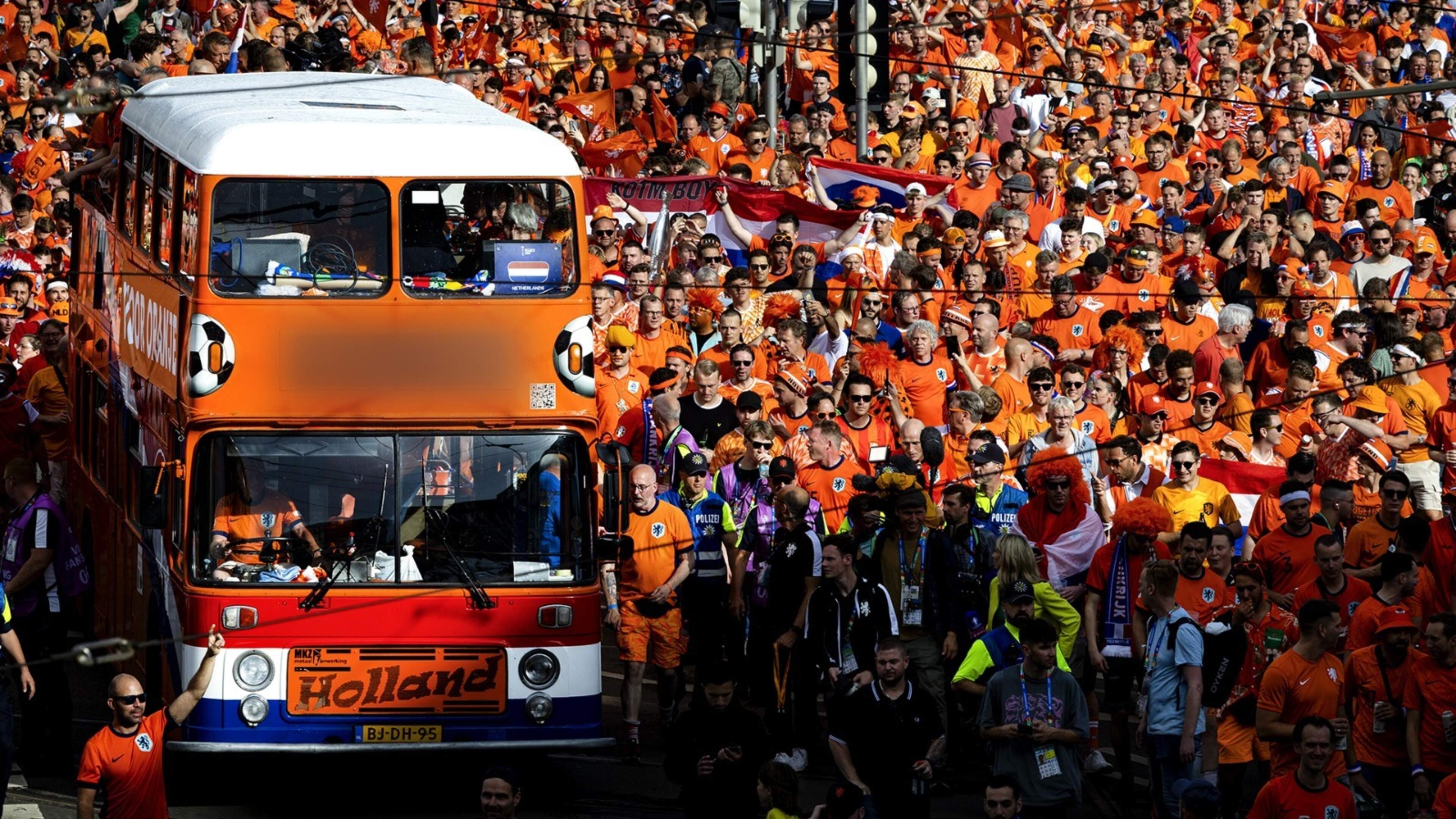 LIVE Nederlands elftal | Spanning stijgt richting clash met Japan, Oranje-fans klaar voor mars in Dallas